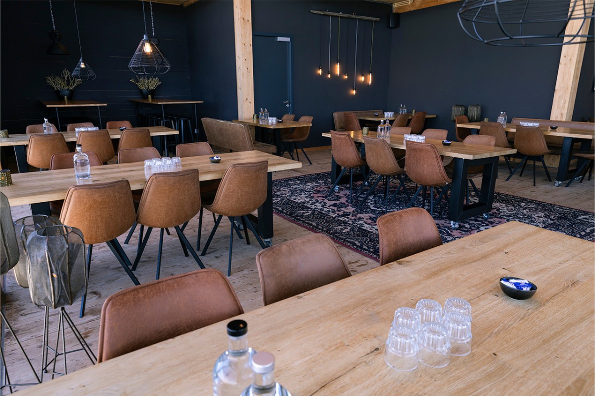 afb_waterfrontroom_04