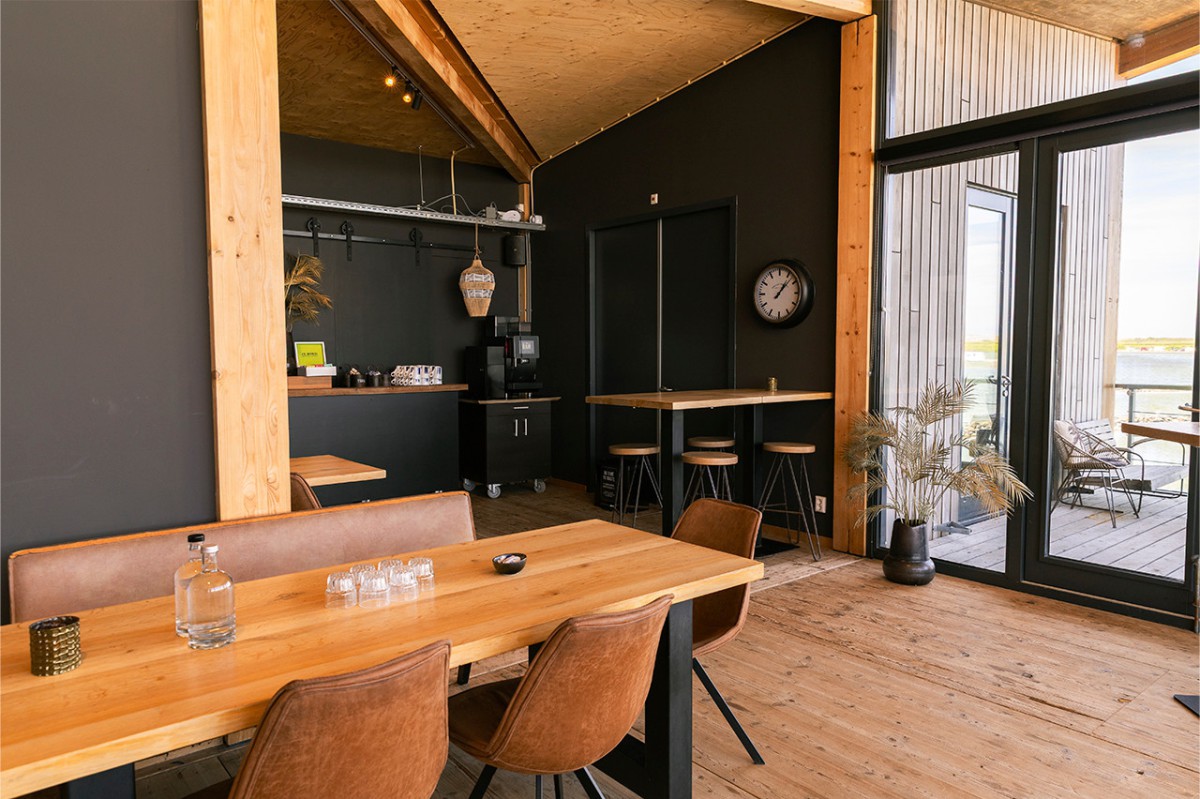 afb_waterfrontroom_06